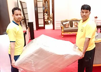 Max Packers and Movers