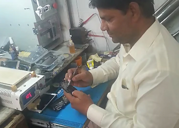 Mobile Plaza Service Center