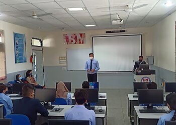 Model Institute of Engineering and Technology