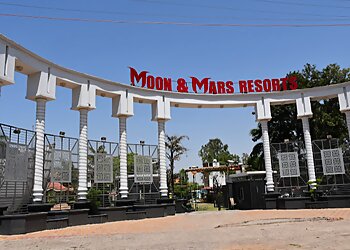 Kanpur 5 Star Hotels Moon and Mars Resort image 1