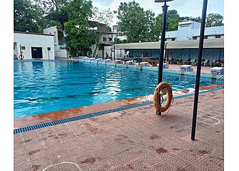 सुरत स्विमिंग पूल Municipal Swimming Pool छवि 1