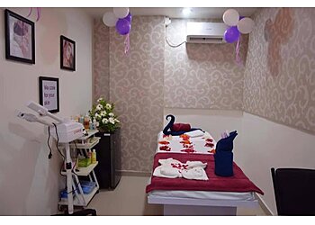 Naturals Salon Solapur