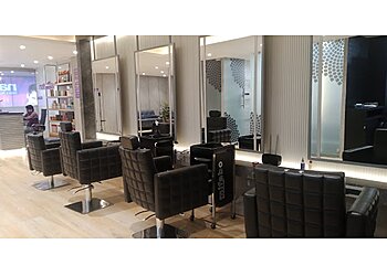 Naturals Unisex Salon