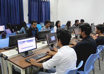 Navrachana University