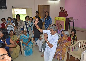 Nirashrit Vraddh Aashram Gruh