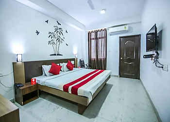 OYO 3603 White Pearl Hotel