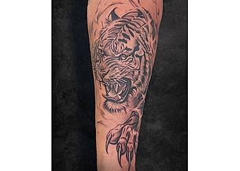 RJ Tattoo & Piercing Studio