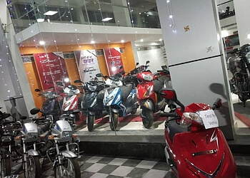 R L Motors-Hero Showroom