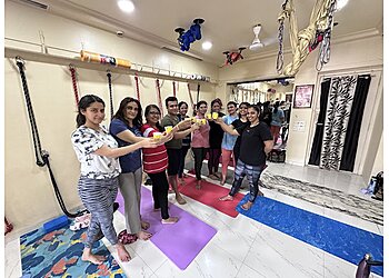 मुंबई योग की कक्षाएं R S Yoga School छवि 1