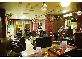 Rashmi Hair And Beauty Studio