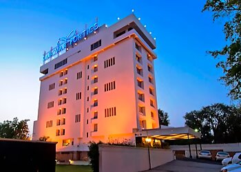 Ahmedabad 3 Star Hotels Rivera Sarovar Portico, Ahmedabad image 1