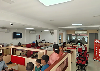 Riya The Travel Expert