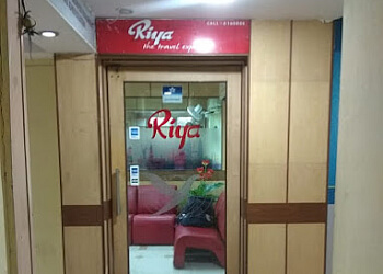 Riya the Travel Expert