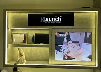 R launch - Salon in Dhanbad L'OREAL