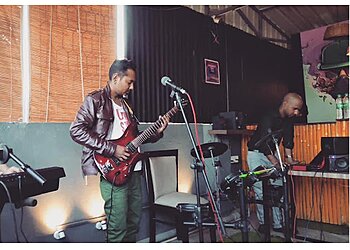 Rockstar guitar classes