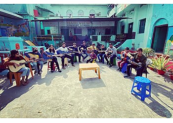 Rockstar guitar classes