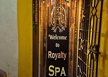 Royalty Unisex Spa
