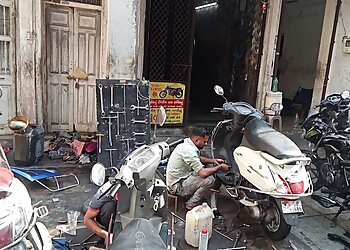 Saawriya Auto Garage And Service station & Auto parts