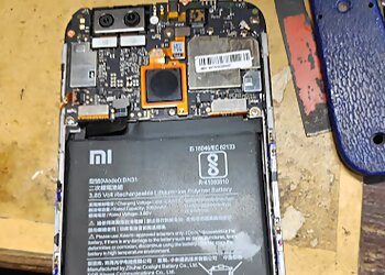 Sarah Mobile & Watches