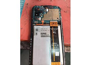 Sharma sound Three & best mobile repairing center in Noida ncr