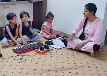 Shri Sadguru Drawing & Music Classes
