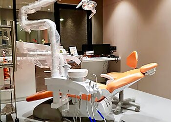 Shri Varad Studio Dental Implant Clinic And Institute