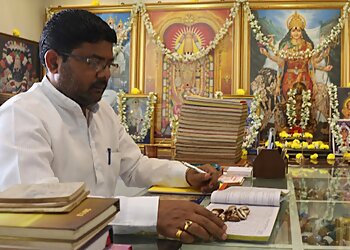 Shri VijayaKumar Shastri - SHRI SAI JYOTISHYALAYA