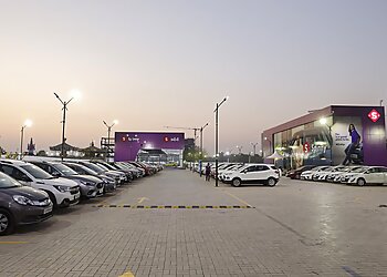 Ahmedabad Used Car Dealers Spinny Park Ahmedabad image 1