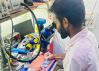 The Cellphone Doctor