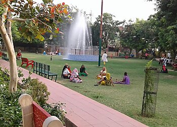 अलीगढ सार्वजनिक उद्यान Tikona Park छवि 1