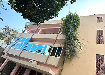 VEDA SRI WORKING WOMEN'S HOSTEL