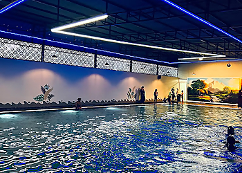 Vibe Land Family Pool and Parks