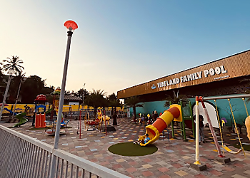 Vibe Land Family Pool and Parks