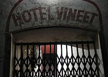 Vineet Hotel