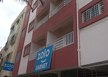 Pune Women Hostels Zolo Garnet image 1